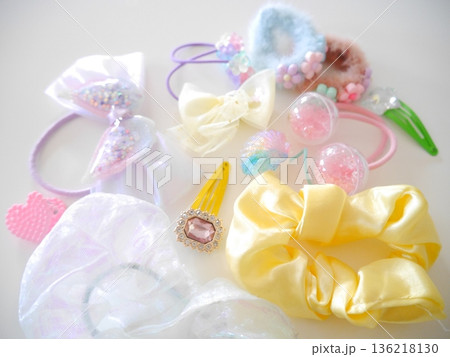 女の子　ヘアゴム 136218130