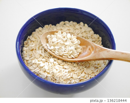 押麦　麦ごはん 136218444