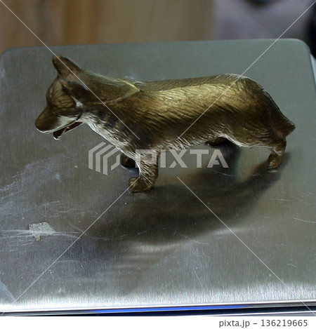 犬シェパード置物金属 136219665