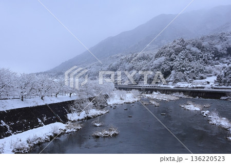 雪の根雨日野川 5 雪の根雨日野川 5 136220523