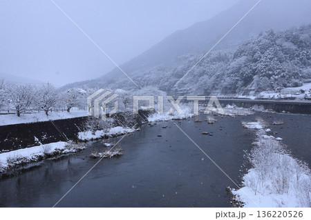 雪の根雨日野川 2 雪の根雨日野川 2 136220526