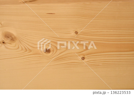 【ナチュラルな木目テクスチャシリーズ】【杉・和風】背景・壁紙・デザインアイデア用 136223533
