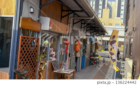 レトロな商店街 136224442