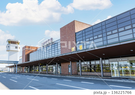 北海道女満別町 晴天の女満別空港 北海道女満別町 晴天の女満別空港 136225766