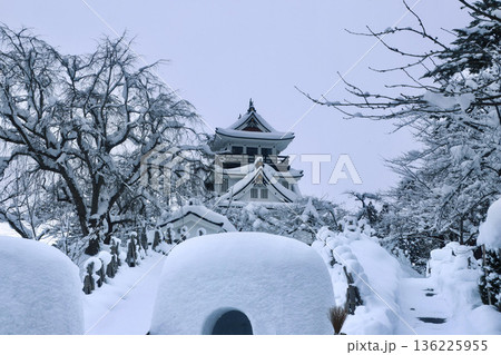 冬の横手城（秋田県・横手市） 136225955