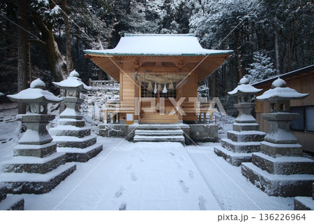 赤猪岩神社　7 136226964