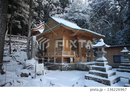 赤猪岩神社　4 136226967