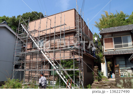 建築足場外壁張替え板金ブリキ工事 建築足場外壁張替え板金ブリキ工事 136227490
