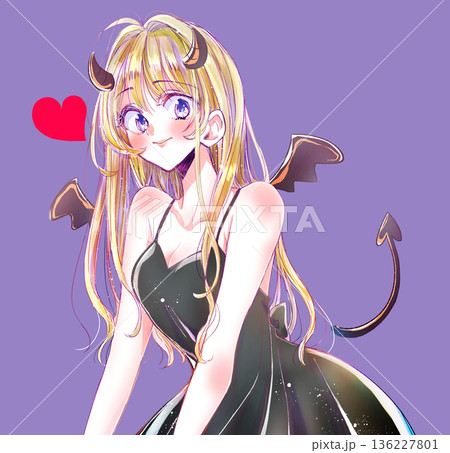 ロングヘアのセクシーな女性　小悪魔　笑顔　金髪 136227801