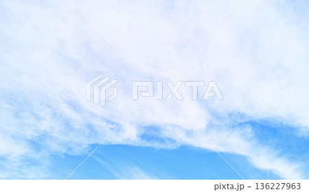 青空と雲イメージ 136227963