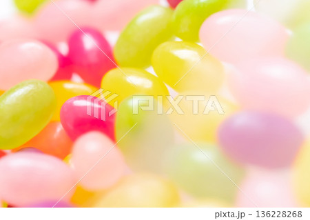 飴・キュート 背景素材 136228268