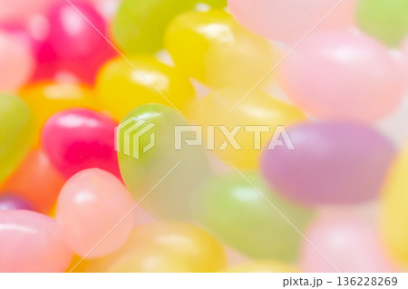 飴・キュート 背景素材 136228269
