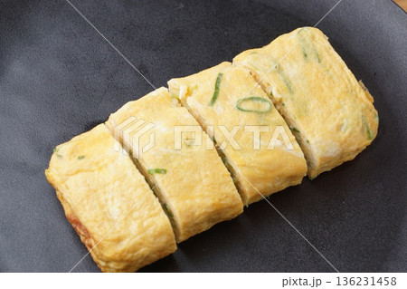 ネギ入り出汁巻玉子 ネギ入り出汁巻玉子 136231458