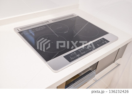 住宅イメージ　新築住宅　IHクッキングヒーター 136232426