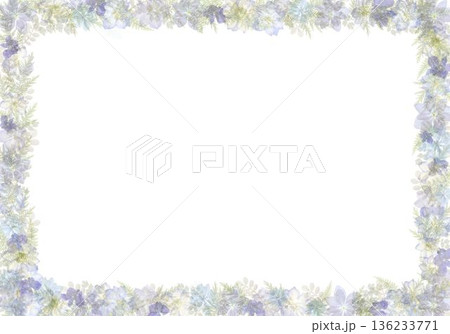 淡いブルーの押し花フレーム背景｜上品で控えめな花枠・A4横対応 136233771