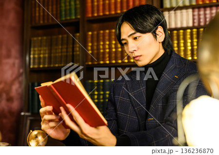 Image photo Image photo 136236870