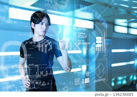 未来の空間の男性1名 未来の空間の男性1名 136236885