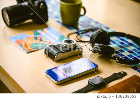 旅行準備 デジタルガジェット 136238659