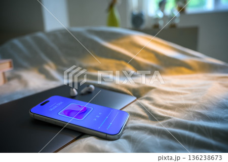 ベッドで音楽鑑賞 136238673