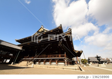 京都府　東本願寺・御影堂（重要文化財） 京都市 下京区 常葉町　2022年2月 136238900