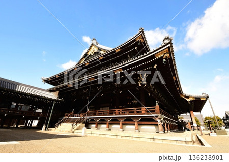 京都府　東本願寺・御影堂（重要文化財） 京都市 下京区 常葉町　2022年2月 136238901