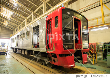 小倉総合車両センターで検査を受ける813系電車(JR九州) 小倉総合車両センターで検査を受ける813系電車(JR九州) 136239827