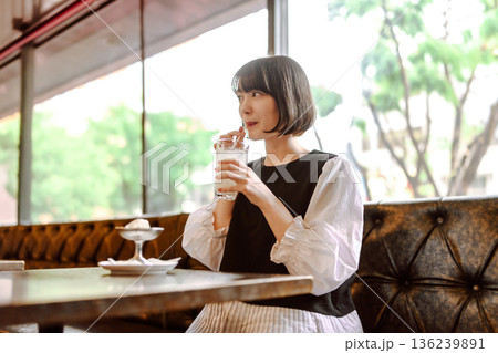 ,カフェ,カフェテリア,コーヒーショップ,ティー ,カフェ,カフェテリア,コーヒーショップ,ティー 136239891