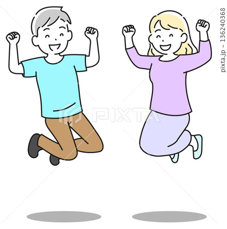 ジャンプする若い夫婦 ジャンプする若い夫婦 136240368