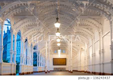 Market Colonnade 136243437