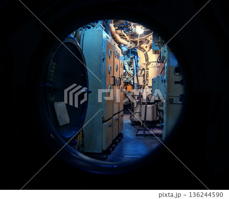 submarine submarine 136244590