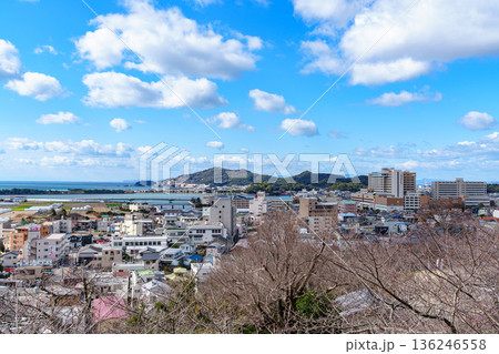 訪れる人も少ない厳冬期の和歌山紀三井寺 境内から北方向を望む 訪れる人も少ない厳冬期の和歌山紀三井寺 境内から北方向を望む 136246558
