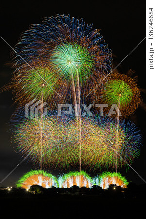 秋の打ち上げ花火 利根川大花火大会 秋の打ち上げ花火 利根川大花火大会 136246684
