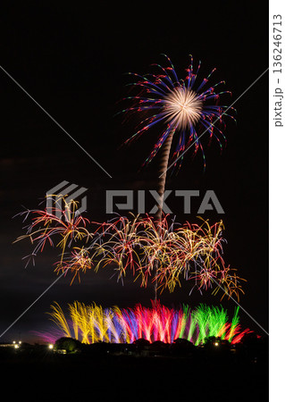 秋の打ち上げ花火　利根川大花火大会 136246713