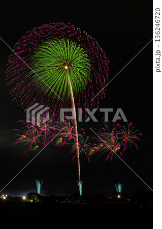 秋の打ち上げ花火　利根川大花火大会 136246720