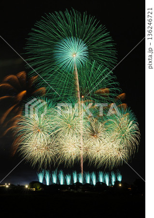 秋の打ち上げ花火 利根川大花火大会 秋の打ち上げ花火 利根川大花火大会 136246721
