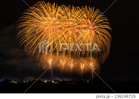 秋の打ち上げ花火　利根川大花火大会 136246729