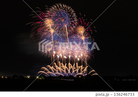 秋の打ち上げ花火　利根川大花火大会 136246733