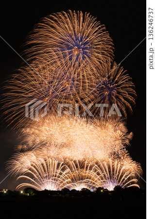 秋の打ち上げ花火　利根川大花火大会 136246737