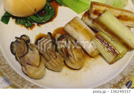 焼いた海のミルクと呼ばれるほど栄養価が高い牡蠣 136249337