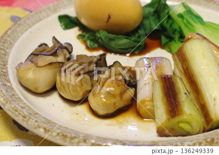 焼いた海のミルクと呼ばれるほど栄養価が高い牡蠣 136249339