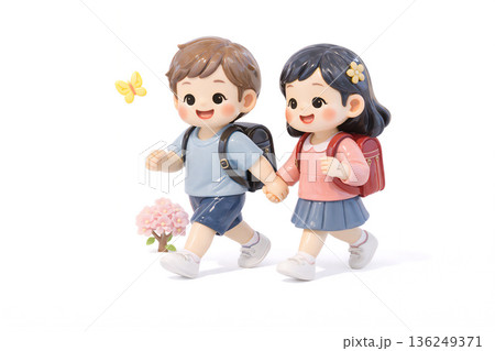 手をつないで登校する小学生 手をつないで登校する小学生 136249371