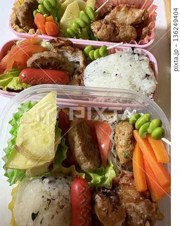 懐かしいお母さんのお弁当 136249404