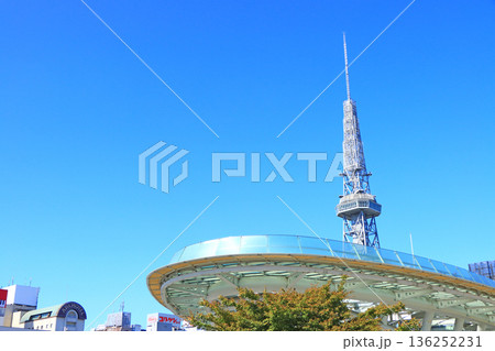 愛知県名古屋市、名古屋テレビ塔とオアシス21の風景 愛知県名古屋市、名古屋テレビ塔とオアシス21の風景 136252231