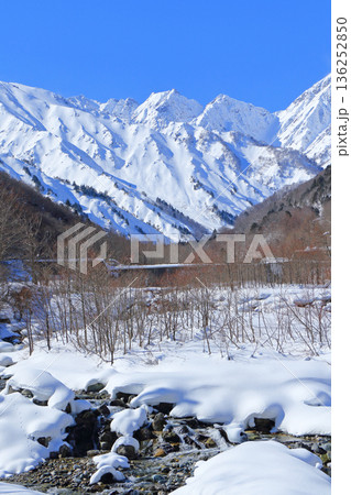 北アルプス後立山連峰　冬の不帰ノ嶮 136252850