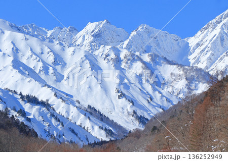 北アルプス後立山連峰 冬の不帰ノ嶮 北アルプス後立山連峰 冬の不帰ノ嶮 136252949