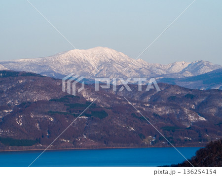 斜光のオロフレ山系 136254154