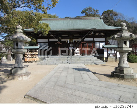 広島県広島市!饒津神社の拝殿 広島県広島市!饒津神社の拝殿 136255747