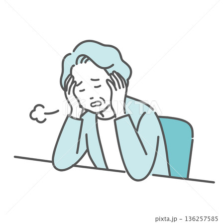強い倦怠感とストレスに悩む高齢女性のイラスト（認知症・うつ病・フレイル） 136257585