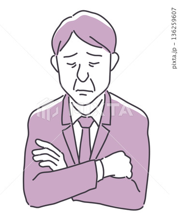 腕組みをして悩む中年男性 腕組みをして悩む中年男性 136259607