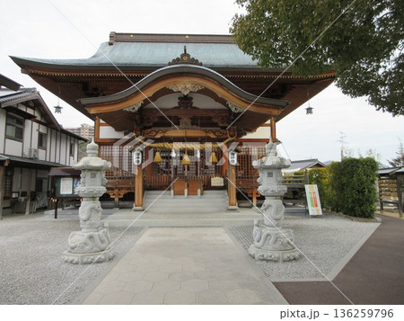 山口県岩国市!岩國白蛇神社の拝殿 山口県岩国市!岩國白蛇神社の拝殿 136259796